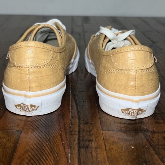 Vans sneakers embossed croc mustard leather white lace up size 7 wmns - Picture 5 of 11